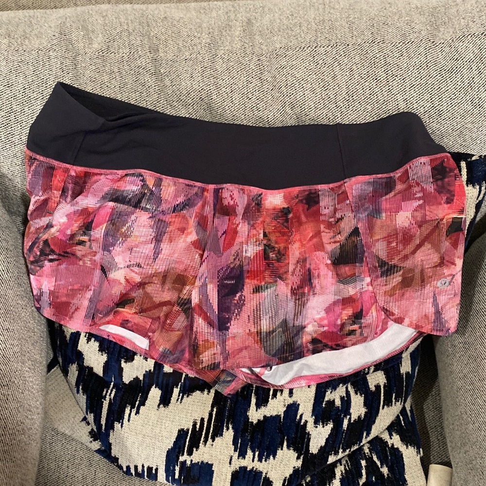 Size 12 lululemon shorts